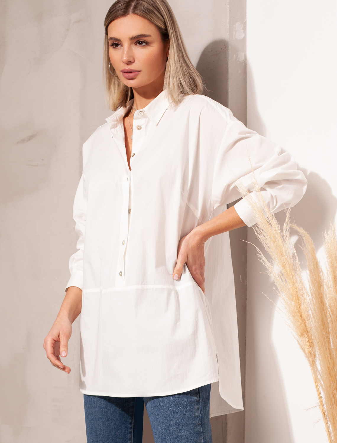 картинка Блузка женская белый магазин Одежда+ являющийся официальным дистрибьютором в России 